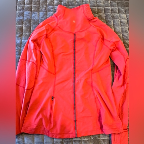 Lululemon red toasty tech pullover jacket size 12 - Picture 3 of 6